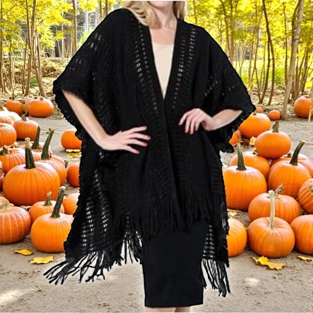 New With Tags Anthony Originals Black Knit Shawl / Poncho with Fringe Size Missy